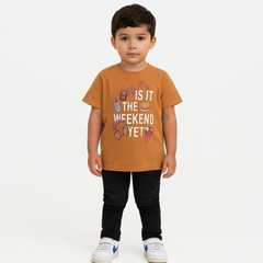 Boys brown “it’s the weekend yet” T-Shirt
