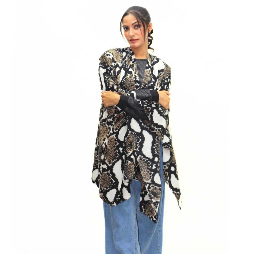 Ladies snake print capeshawl (Last Chance)